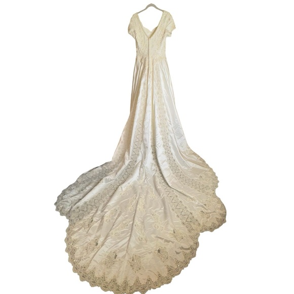 90’s Vintage Mori Lee Lace Satin Beaded Wedding Dress Train - Picture 1 of 17